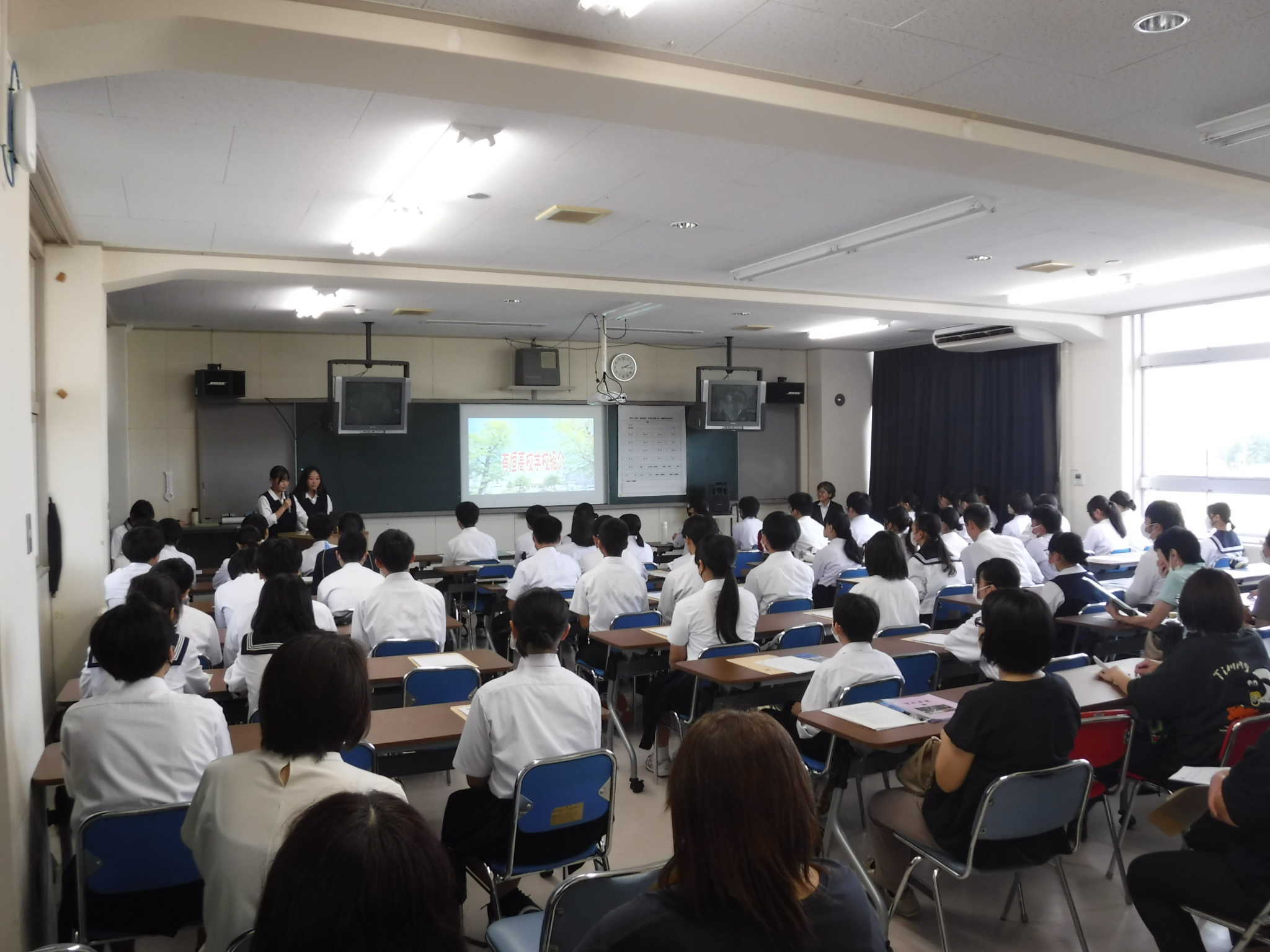 現在、有恒高校の見学を検討している生徒、保護者がいらっしゃいましたら、学校（教頭）までお問い合わせください。